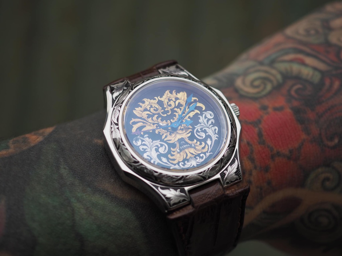 Những chiếc đồng hồ mang hình tượng con rồng được tôi chế tác trưng bày thành một bộ sưu tập và đeo hàng ngày và hiện tại chưa có ý định bán.