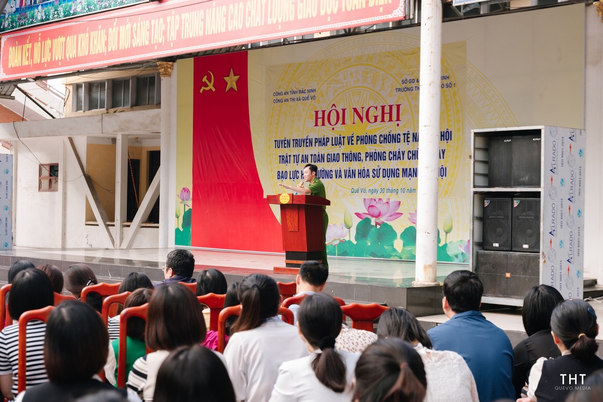 Một chương trình tuyên truyền về trật tự an toàn giao thông tại thị xã Quế Võ (Bắc Ninh) do Công an tỉnh phối hợp cùng Sở Giáo dục thực hiện.