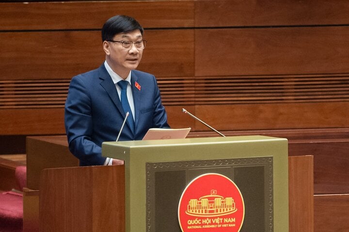 Chủ nhiệm Ủy ban Kinh tế Vũ Hồng Thanh đã thay mặt Ủy ban Thường vụ Quốc hội trình bày báo cáo tiếp thu, giải trình, chỉnh lý dự thảo luật.