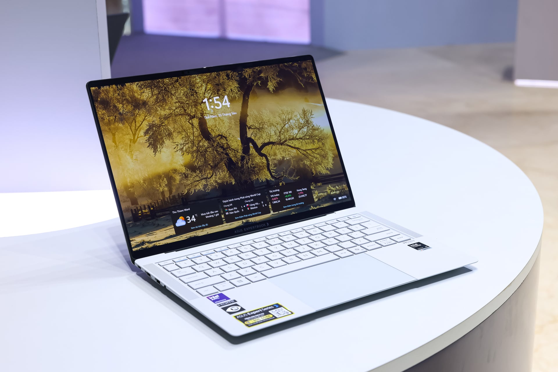 Trải nghiệm nhanh ASUS ExpertBook Ultra: Mẫu laptop hướng đến tiêu chuẩn mới dành cho doanh nghiệp