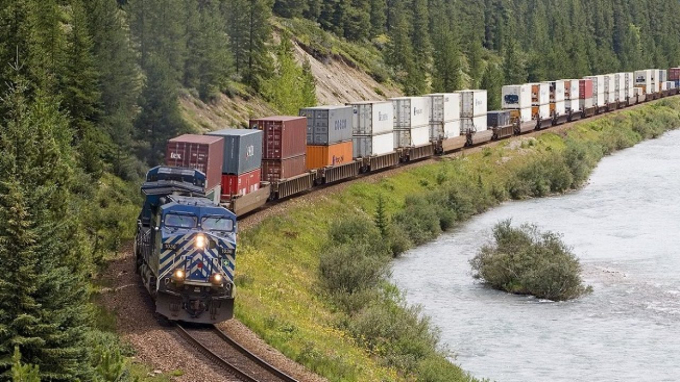 Xem xét phương án chở hàng sang Trung Quốc bằng đường sắt nhằm giảm ùn tắc hàng hoá tại các cửa khẩu phía Bắc