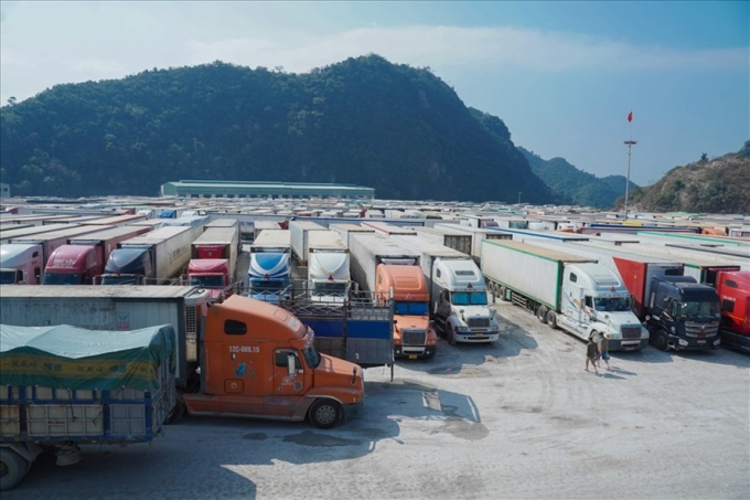 Tính đến 8 giờ sáng ngày 17/01/2022, toàn tuyến biên giới phía Bắc đã có 12 cửa khẩu, lối mở hoạt động. Tổng lượng xe còn tồn tại 2 tỉnh Lạng Sơn và Quảng Ninh là 2.643 xe, giảm hơn 3.000 xe so với thời điểm cuối tháng 12/2021.