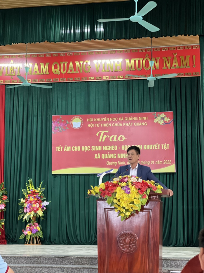 Ông Trần Lương Thiện– Bí thư Đảng ủy xã Quảng Ninh (Quảng Xương) phát biểu tại buổi lễ