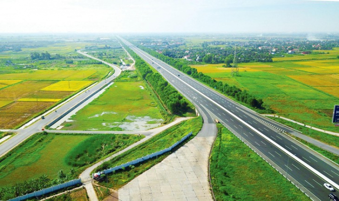 Trong giai đoạn 2021 - 2025, sẽ đầu tư khoảng 729 km đường bộ cao tốc trên tuyến Bắc - Nam phía Đông và được chia thành 12 dự án thành phần vận hành độc lập theo hình thức đầu tư công