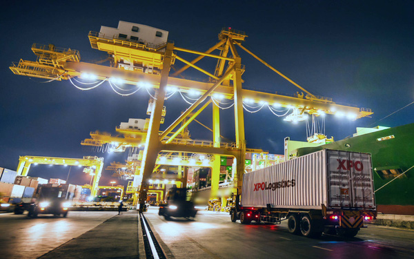 Kỳ vọng thương mại quốc tế của Việt Nam sẽ tiếp tục tăng trưởng do tác động tích cực của các hiệp định thương mại tự do đã ký kết, sẽ kéo theo các ngành phụ trợ như logistics cũng hưởng lợi