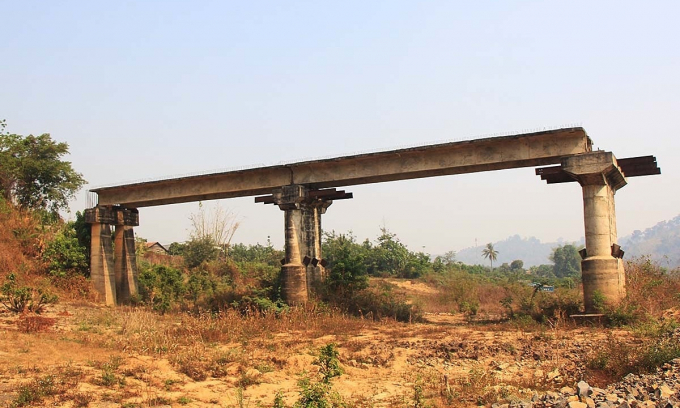 Cầu Quảng Phú nối xã Ea R'bin, huyện Lăk (Đăk Lăk) và xã Quảng Phú, huyện Krông Nô (Đăk Nông)