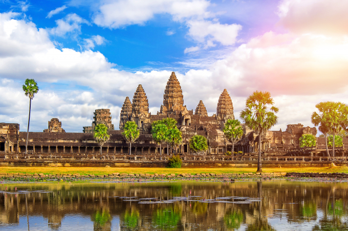 Đền Angkor Wat chào đón du khách tới thăm