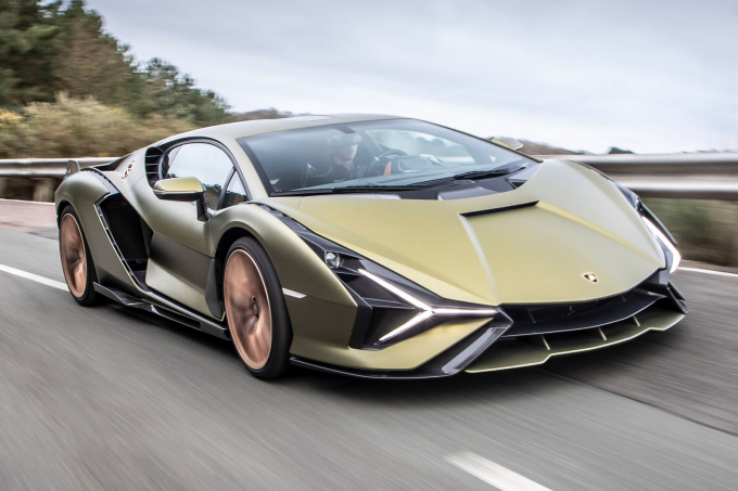 Lamborghini Sian cùng động cơ V12 và công nghệ hybrid dựa trên siêu tụ điện | Ảnh: Charlie Margee