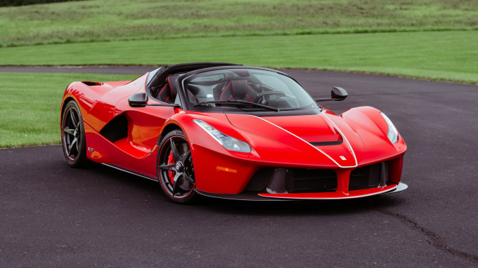 Ferrari LaFerrari Aperta là phiên bản hiếm hoi đã được bán đấu giá với giá 9,8 triệu USD