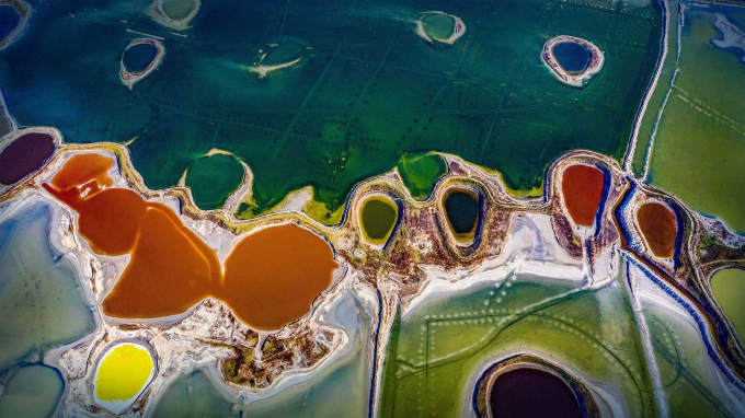 Hồ Xiechi rực rỡ sắc màu | Ảnh: Peapix