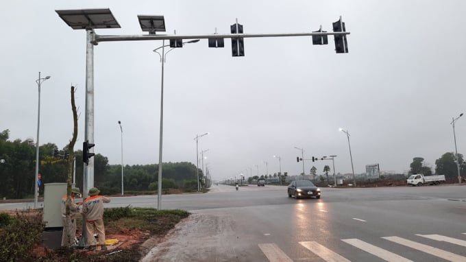 Nguy hiểm giữa đường Nguyễn Thị Minh Khai với đường Trường Chinh đã được lắp đặt hệ thống đèn tín hiệu giao thông