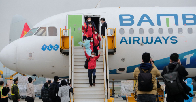 Cục Hàng không Việt Nam yêu cầu các hãng hàng không có trách nhiệm báo cáo phương án khai thác các chuyến bay chở công dân Việt tại Ukraine về nước trước ngày 2/3/2022