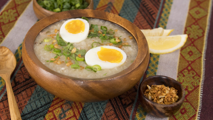 Arroz caldo, món cháo gà nổi tiếng tại Philippines | Ảnh: TM