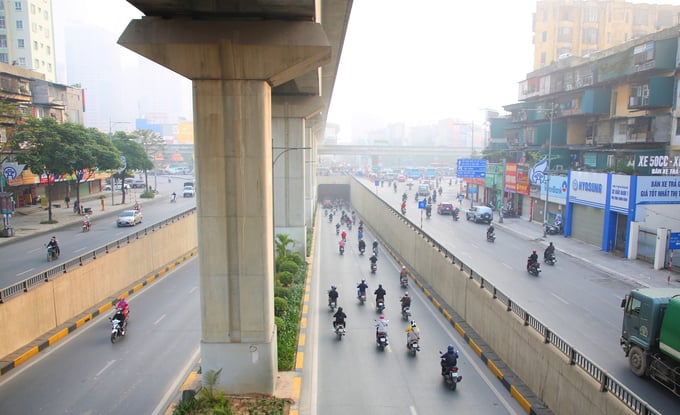 Lượng xe cộ lưu thông tại hầm chui Nguyễn Trãi vắng hơn ngày thường | Ảnh: VNN