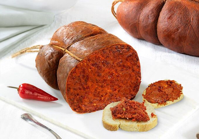 Xúc xích Nduja trứ danh đối với mọi thực khách đến với Calabria | Ảnh: NA