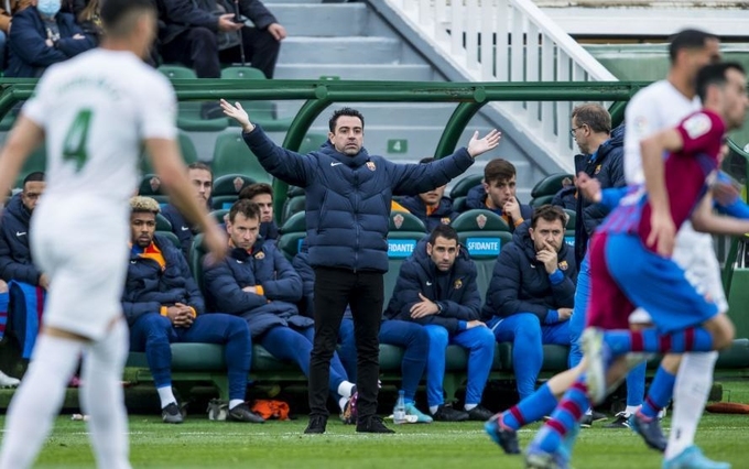 Sau khi bị dẫn bàn, Xavi tiếp tục củng cố đội hình tạo nên thắng bại cục diện | Ảnh: Mundo Deportivo