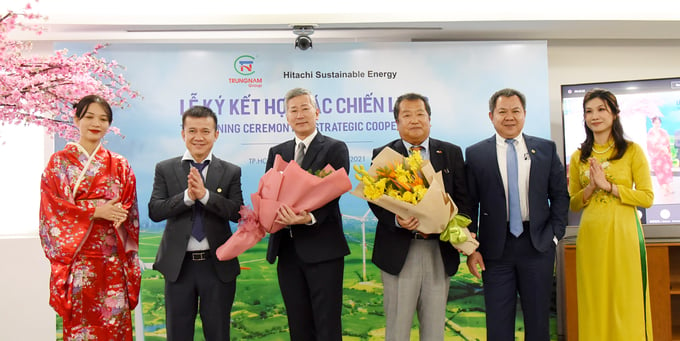 Tháng 5/2021, Trungnam Group bán 35% cổ phần Nhà máy điện gió Trung Nam cho bên mua là công ty Hitachi Sustainable Energy thuộc tập đoàn Hitachi (Nhật Bản)