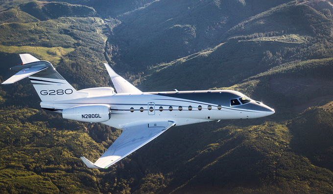 Trên thế giới, Gulfstream là cái tên định danh cho những chiếc phi cơ siêu tốc độ, bay xa hơn và nhanh hơn