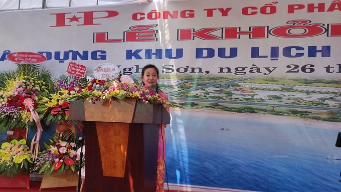 Bà Lê Hồng Đặng, Chủ tịch HĐQT Công ty Cổ phần Phúc Hoàng Nghiêu tại Lễ khởi công