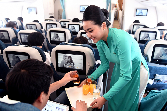 Vietnam Airlines bắt đầu tăng doanh thu từ quý cuối năm 2021 và mức lỗ cũng giảm một nửa so với năm trước đó
