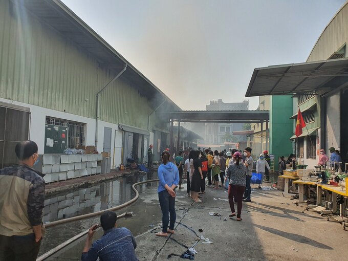 Hỏa hoạn xảy ra sáng 8/4 tại Công ty cổ phần May quốc tế Vietpan-Pacific (đường Xương Giang, thành phố Bắc Giang, tỉnh Bắc Giang).