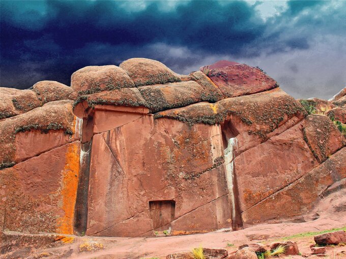 Cổng Aramu Muru nằm gần hồ Titicaca, ở phần lãnh thổ Peru là một trong những nơi huyền bí và bí ẩn nhất Nam Mỹ. Ảnh Tracy Hogan