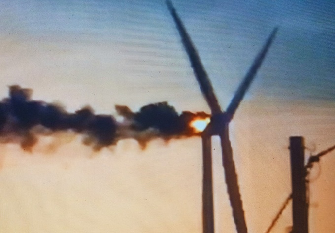 Dự án Điện gió Ea Nam tại Đắk Lắk cháy - hình ảnh từ clip