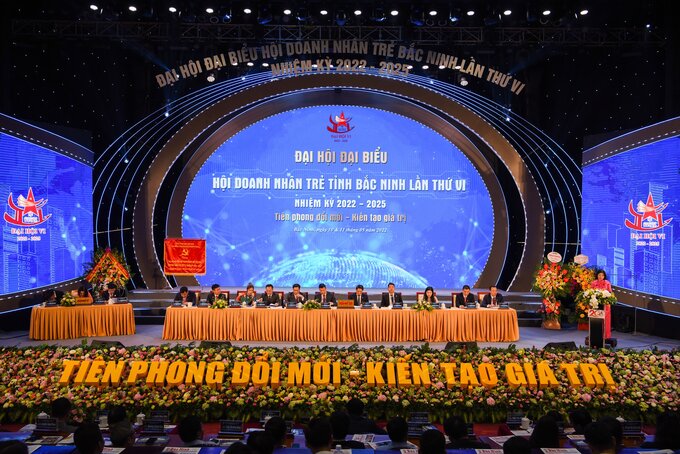 Toàn cảnh hội nghị doanh nhân trẻ tỉnh Bắc Ninh lần thứ VI, nhiệm kỳ 2022 - 2025, với phương châm 'Tiên phong đổi mới - Kiến tạo giá trị'.