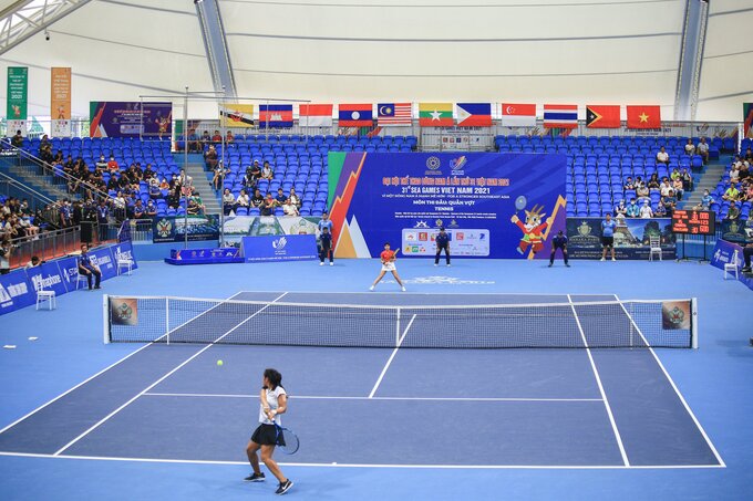 Ở trận chung kết đầu tiên, tay vợt Savanna Lý Nguyễn của đội tuyển quần vợt nữ Việt Nam đã để thua 0-2 trước tay vợt Chanta Anchisa của đội Thái Lan.