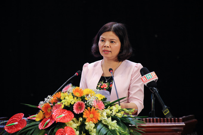 Chủ tịch UBND tỉnh Nguyễn Hương Giang phát biểu tại hội nghị.