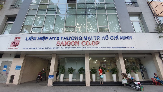 Saigon Co.op đã đưa ra chiến lược nhằm “đưa trực tuyến gần hơn với trực tiếp”, và “trực tiếp gần hơn với trực tuyến”