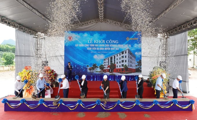 Nghi thức động thổ công trình Nhà khám chữa bệnh Bệnh viện Đa khoa huyện Định Hóa