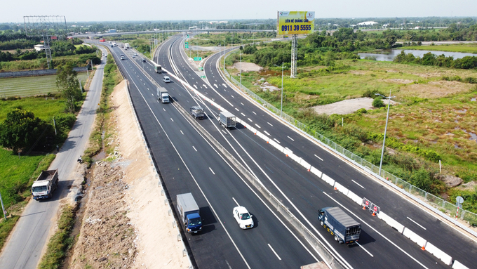 Cao tốc Trung Lương - Mỹ Thuận hoàn thành giai đoạn 1 chưa có làn dừng khẩn cấp mà chỉ bố trí 11 điểm dừng khẩn cấp ở hai bên tuyến