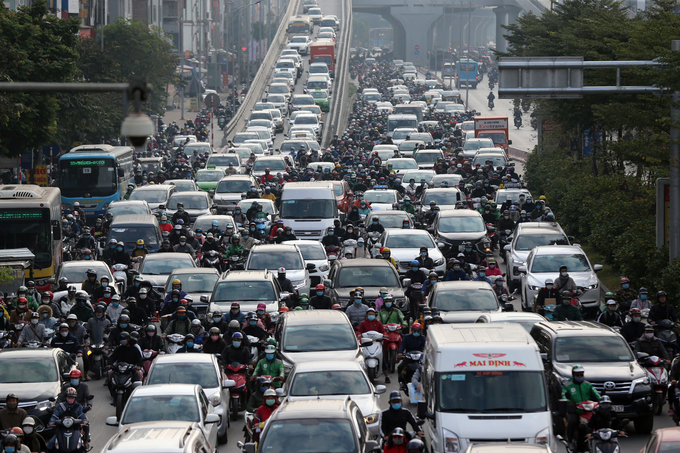 Những năm gần đây, Hà Nội có hàng chục dự án lớn nhỏ để chống ùn tắc giao thông nhưng chưa khắc phục được.