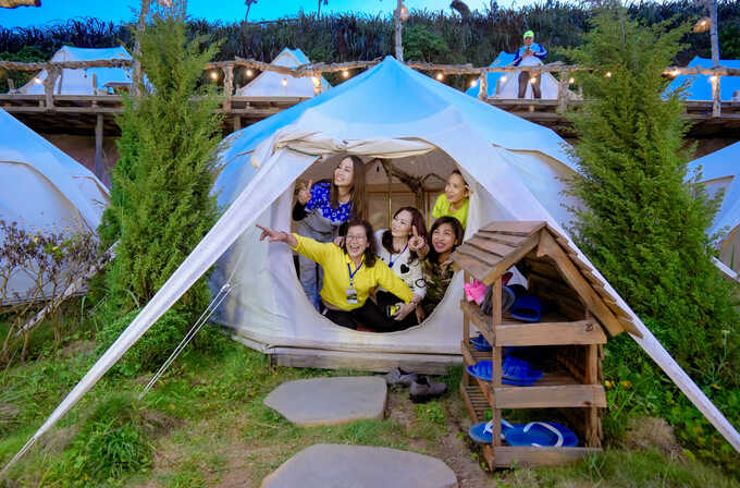 Các khách hàng của Volkswagen được trải nghiệm hình thức cắm trại
