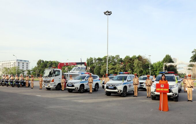 Lực lượng cảnh sát giao thông ra quân triển khai Kế hoạch 299 của Bộ Công an