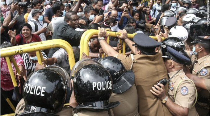 Biểu tình nổ ra gần dinh thự riêng của Thủ tướng Sri Lanka Ranil Wickremesinghe