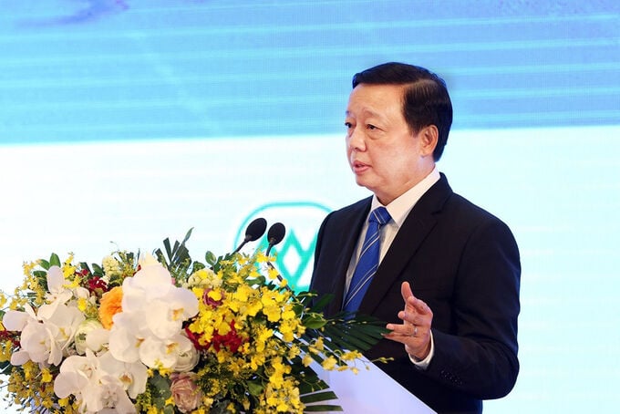 Bộ trưởng Trần Hồng Hà nhấn mạnh, vấn đề môi trường, khí hậu luôn được đặt ở vị trí ưu tiên cao nhất trong các chương trình nghị sự của Lãnh đạo Đảng, Quốc hội, Chính phủ