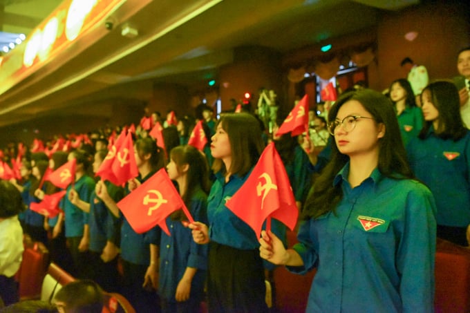 Đoàn viên thanh niên tỉnh Bắc Ninh dự lễ kỷ niệm 110 năm ngày sinh Tổng Bí thư Nguyễn Văn Cừ.