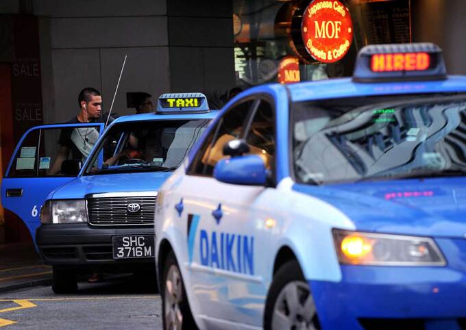 Tài xế taxi công nghệ tại Singapore buộc phải có chứng chỉ hành nghề cấp bởi Bộ GTVT.