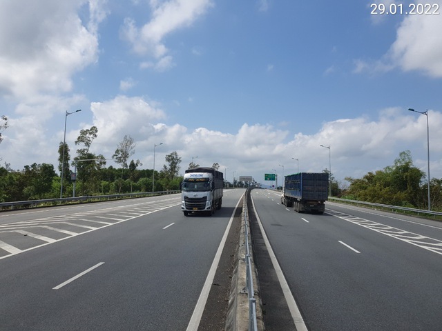VEC và Công ty CP TASCO đã hoàn thành, đưa vào khai thác hệ thống thu phí dịch vụ sử dụng đường bộ theo hình thức điện tử tự động không dừng tuyến cao tốc Đà Nẵng - Quảng Ngãi