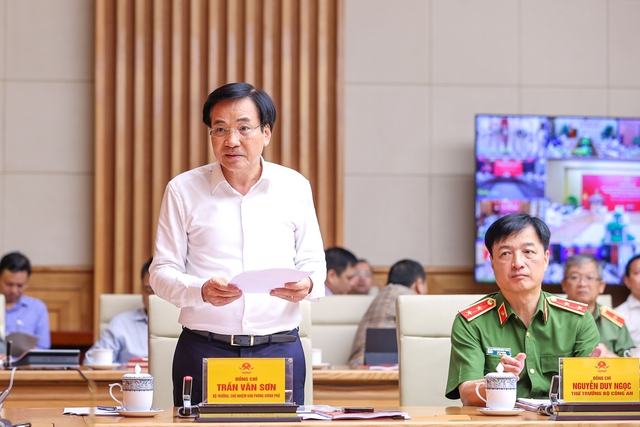 Bộ trưởng, Chủ nhiệm Văn phòng Chính phủ Trần Văn Sơn phát biểu tại Hội nghị