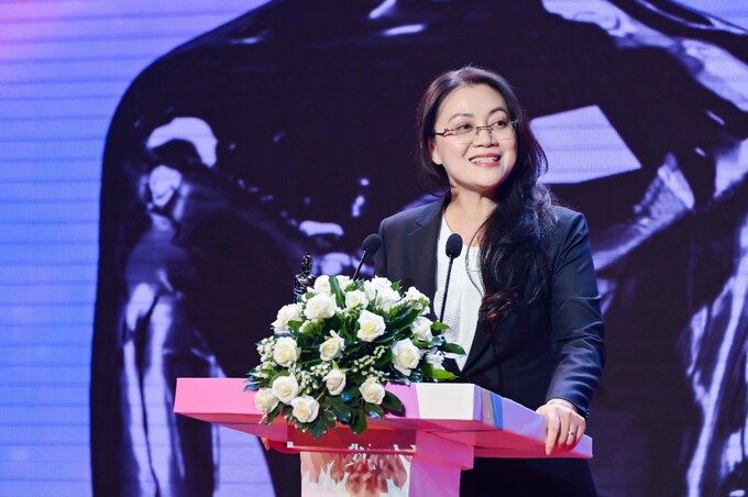 Bà Nguyễn Bạch Kim Vy - Phó Tổng GĐ Vận hành NovaGroup phát biểu tại sự kiện