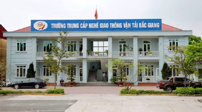 Hai hiệu phó và một cán bộ Trường Trung cấp nghề Giao thông Vận tải Bắc Giang bị khai trừ Đảng do có vi phạm trong ký duyệt, xác nhận chứng từ thanh toán xăng dầu, gây thiệt hại 900 triệu đồng
