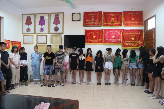 Bắc Ninh triệt phá tụ điểm “bay lắc”, 29 dân chơi dương tính với ma túy