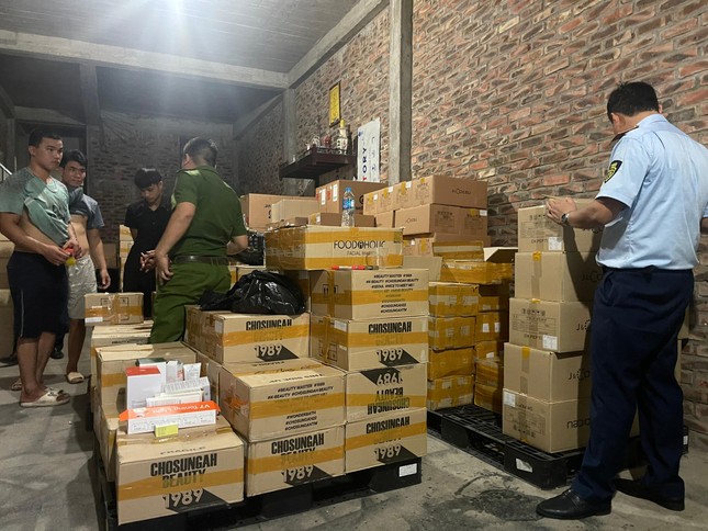 Cục Quản lý thị trường Bắc Ninh, cơ quan này đang tạm giữ 41.500 sản phẩm mỹ phẩm ghi trên bao bì sản xuất tại Hàn Quốc