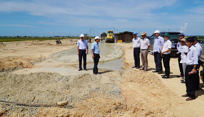 Chủ tịch UBND tỉnh Thừa Thiên Huế trực tiếp kiểm tra hiện trường dự án đường Chợ Mai - Tân Mỹ