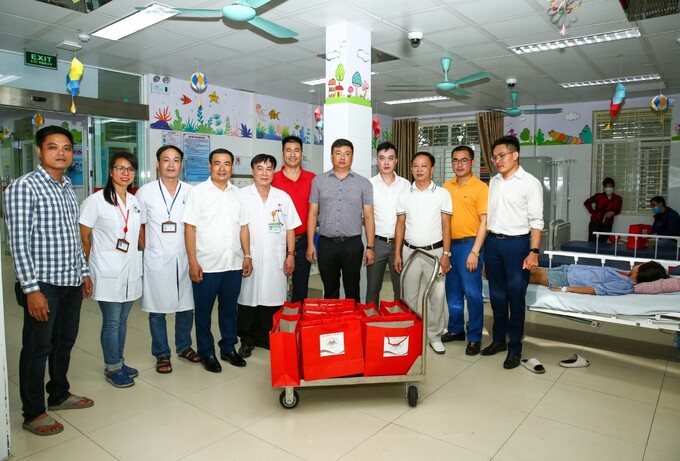 Hoạt động trao quà Trung thu cho các bệnh nhi tại Bệnh viện Đa khoa tỉnh Bắc Ninh là một trong những hoạt động thiện nguyện mà CLB Bắc Ninh tại Hà Nội hướng đến nhằm lan tỏa tinh thần “tương thân tương ái hướng về quê hương Bắc Ninh mến yêu”