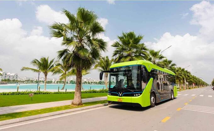 Đến năm 2050, 100% xe buýt, xe taxi sử dụng điện, năng lượng xanh; tỷ lệ đảm nhận của vận tải hành khách công cộng tại các đô thị đặc biệt, đô thị loại I lần lượt đạt ít nhất 40% và 10%.