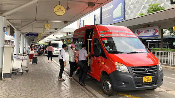 Tuyến xe buýt số 109 (từ Bến xe buýt Sài Gòn đến sân bay Tân Sơn Nhất) do Công ty Cổ phần xe khách Phương Trang Futabuslines